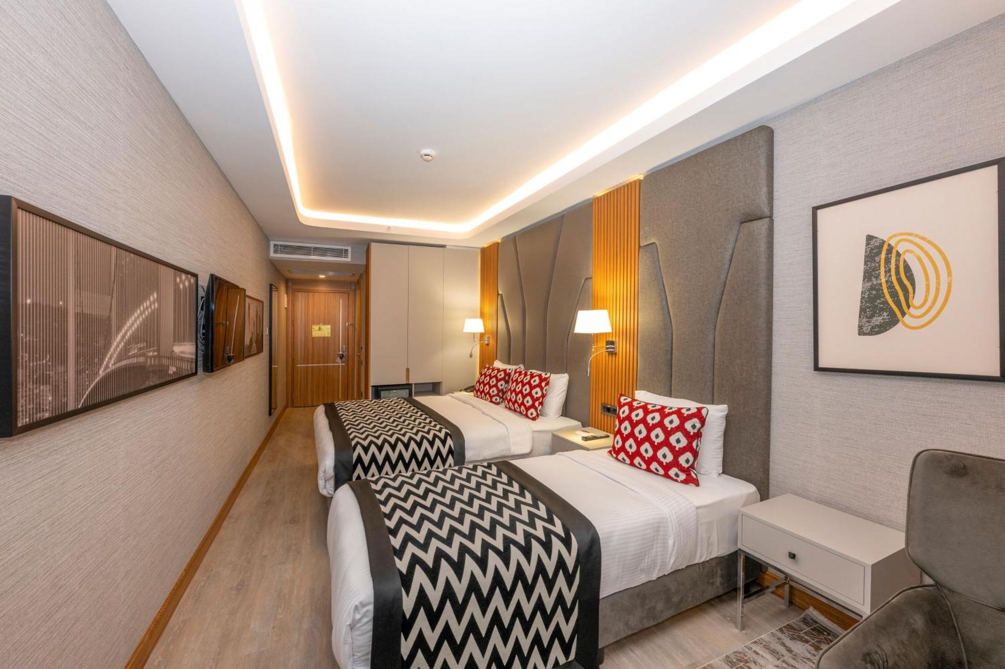 Ramada Encore By Wyndham Istanbul Sisli Exterior photo