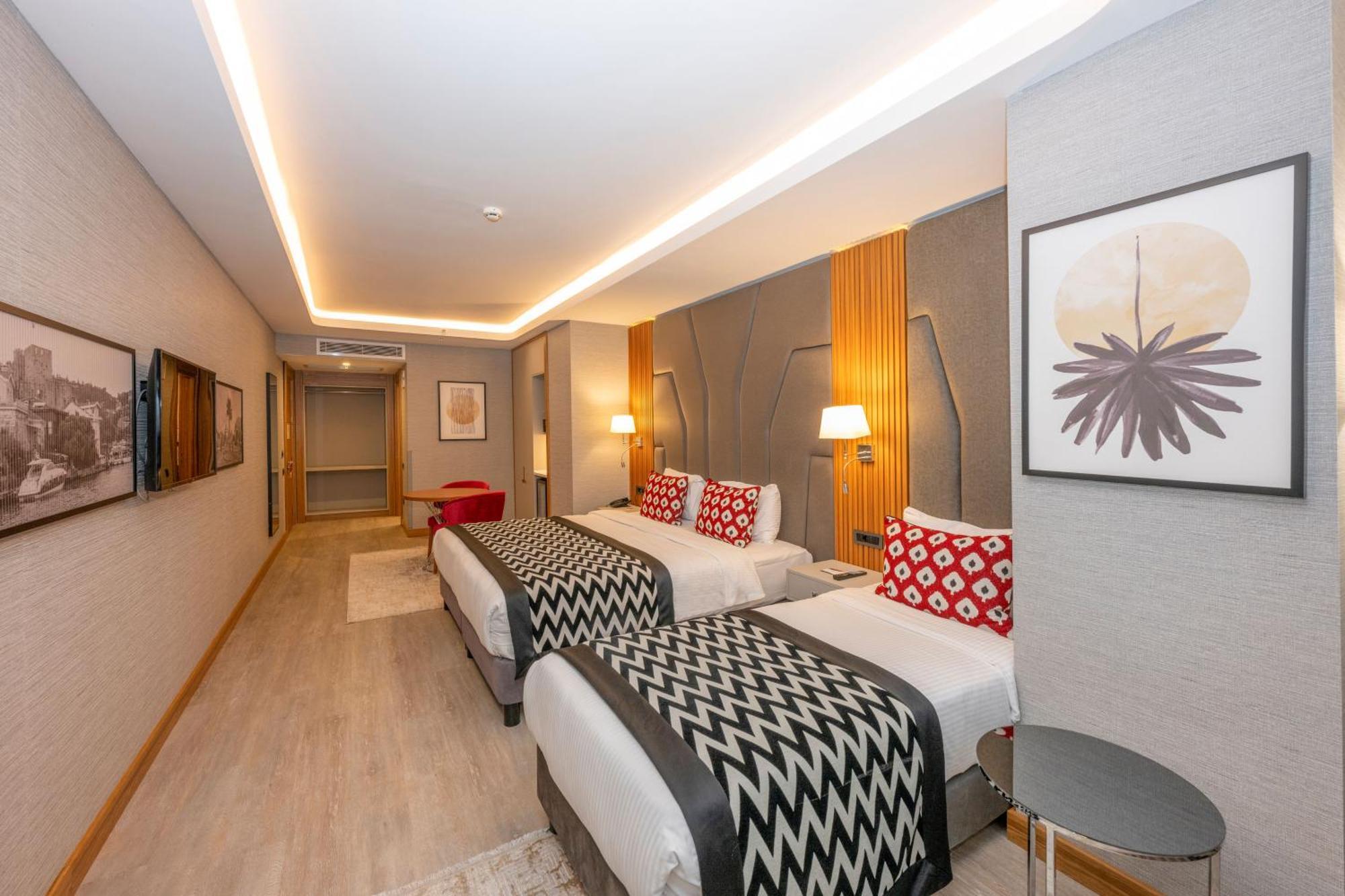 Ramada Encore By Wyndham Istanbul Sisli Exterior photo
